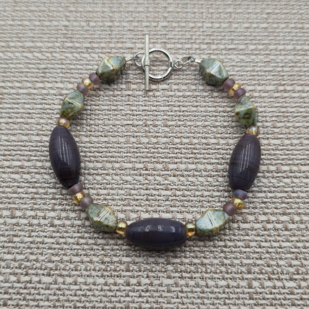 7.5 Inch Sterling Silver Glass And Beads Bracelet B518